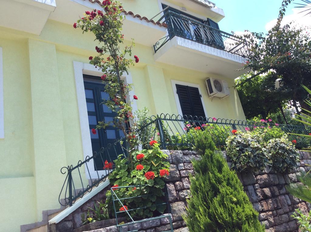 Apartments Simo Petrovac Rum bild