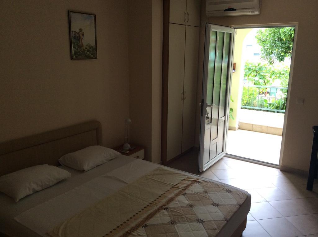 Apartments Simo Petrovac Rum bild